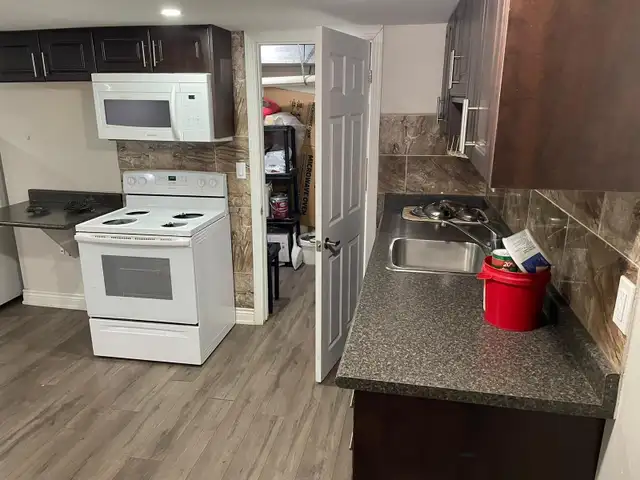 Basement for Rent (Gujarati Vegetarian preferred)  in Long Term Rentals in Mississauga / Peel Region - Image 3