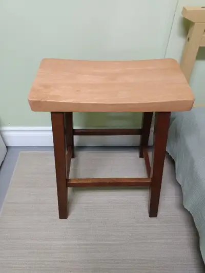 Sturdy and stylish 24 " Height Seating Measurements 9" by 18" Solid Wood Excellent condition Pick up...