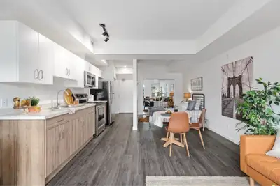 Looking for a Friendly Roommate Move in MARCH Hi there! I’m looking for a clean, responsible, and fr...