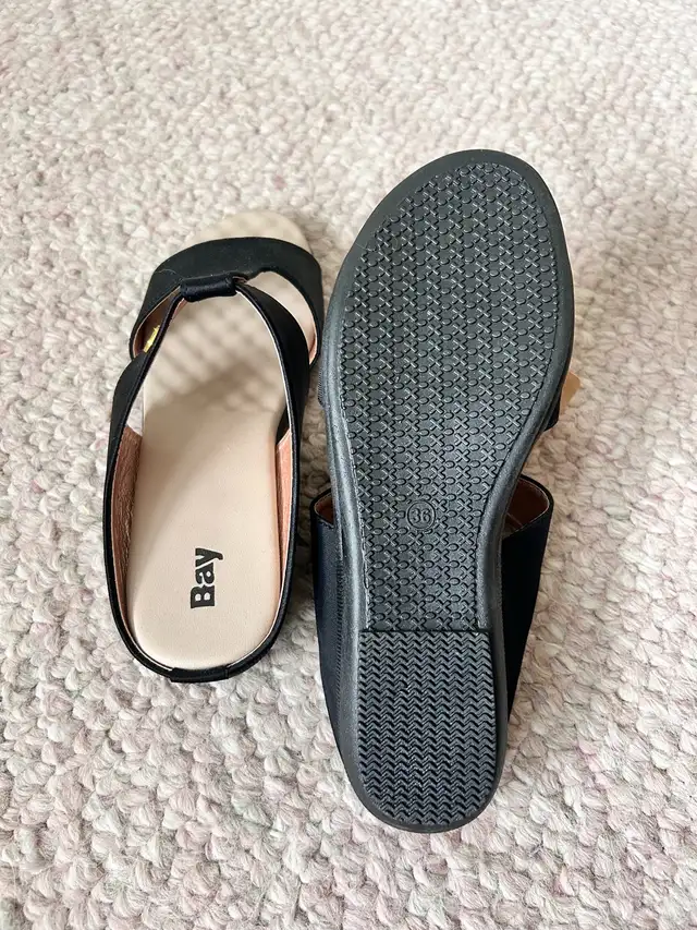 Bay Women’s Sandal in Women's - Shoes in Markham / York Region - Image 3