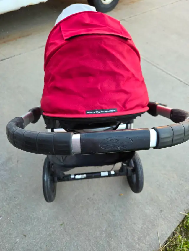 Double stroller in Strollers, Carriers & Car Seats in Edmonton - Image 9