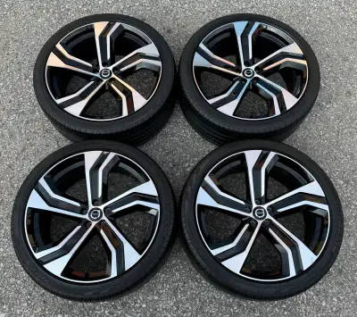 Wheels: Two-Tone Black 22 Inch OEM Quantity: 4 Tires: Pirelli Scorpion Verde PNCS VOL Summer Tire Si...