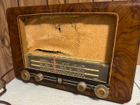 Antique. radio