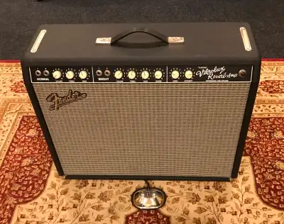 Fender Custom Vibrolux Reverb, View more