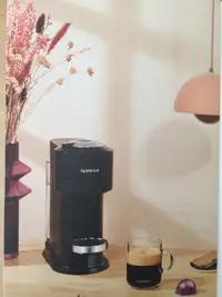 Cafetière Nespresso Vertuo + capsules de café