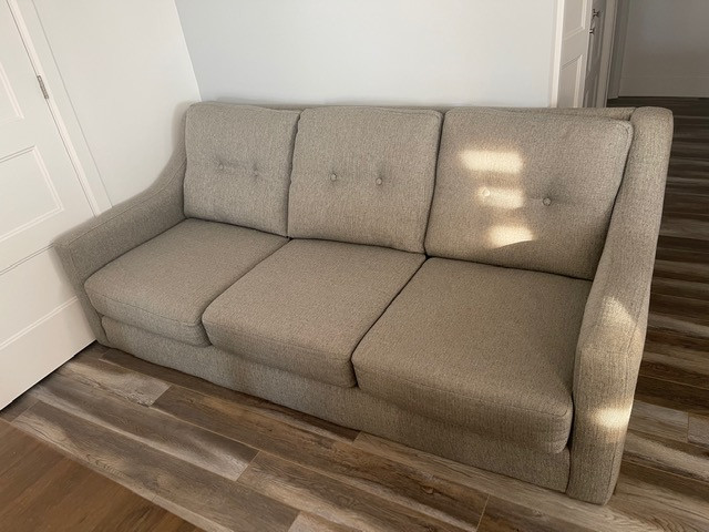 Divan 3 places gris dans Sofas et futons  à Trois-Rivières