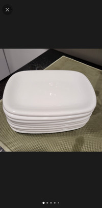 8 White Dinnerware Plates