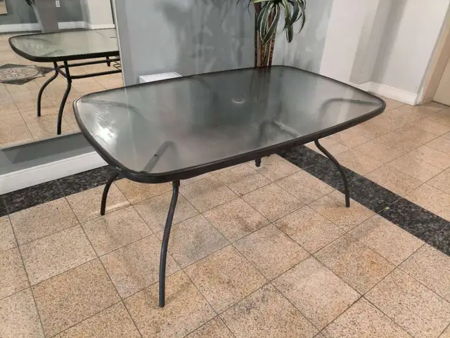  Large Outdoor Patio Table | Tempered Glass Top | 155 × 95 cm in Patio & Garden Furniture in City of Montréal - Image 4