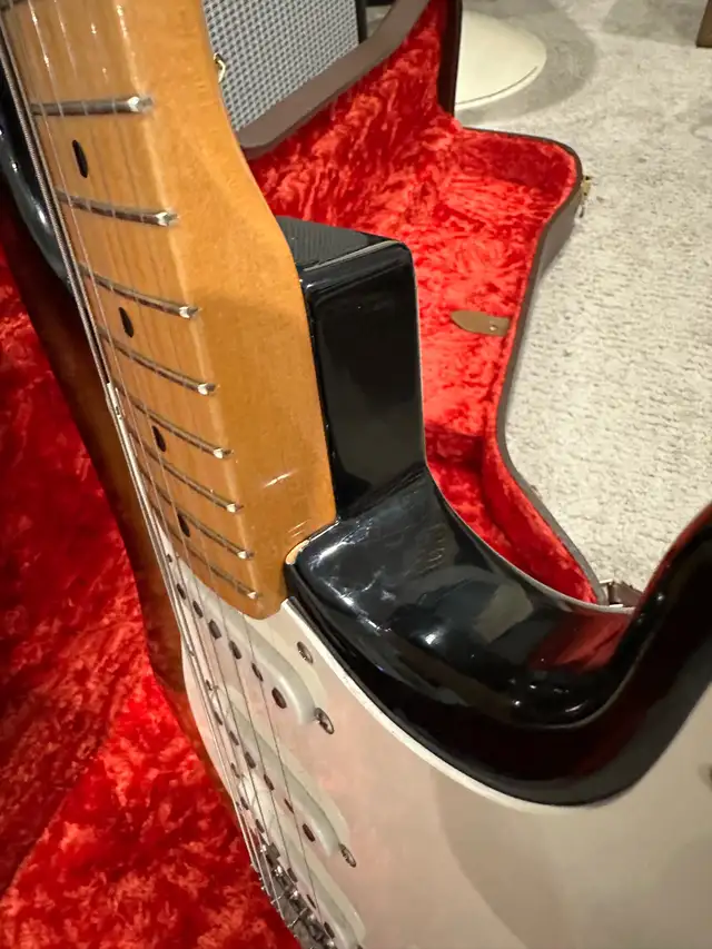 Fender custom shop 54 Stratocaster in Guitars in Edmonton - Image 5