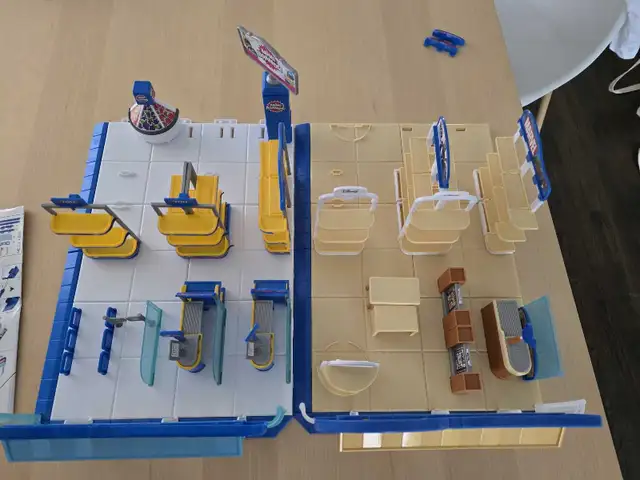 Mini Brands stores64520006900993121