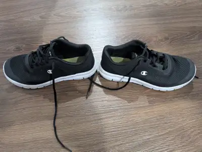 Montreal running shoes women size 8-1/2, View more