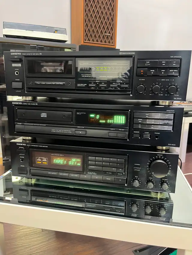Onkyo Stereo Set in Stereo Systems & Home Theatre in City of Toronto - Image 2