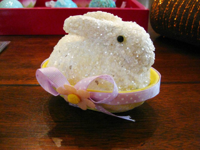12pc Easter Decorative Lot Egg Shape Plates, Bunnies Eggs & More in Holiday, Event & Seasonal in Kitchener / Waterloo - Image 3