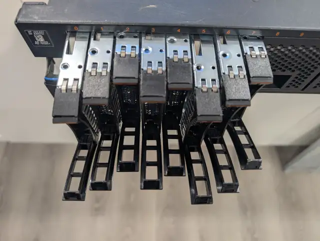 IBM M4 x3650, 2 x 2650v2, 8 hot-swap HDD, dual PS servers in Servers in Ottawa - Image 6