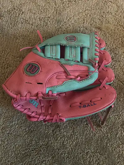 Wilson Girl T-Ball Glove, View more