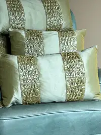 Decorative Pillows Set 