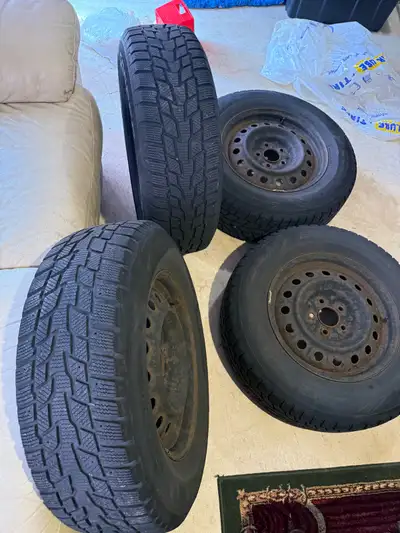 Winter tires are 2 season old still in great condition for 2or 3 more seasons. Is for a Hyundai Tucs...