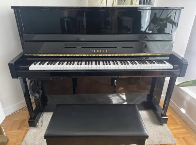 Piano Yamaha B3 Silent SC2 – Excellent état in Pianos & Keyboards in City of Montréal - Image 2