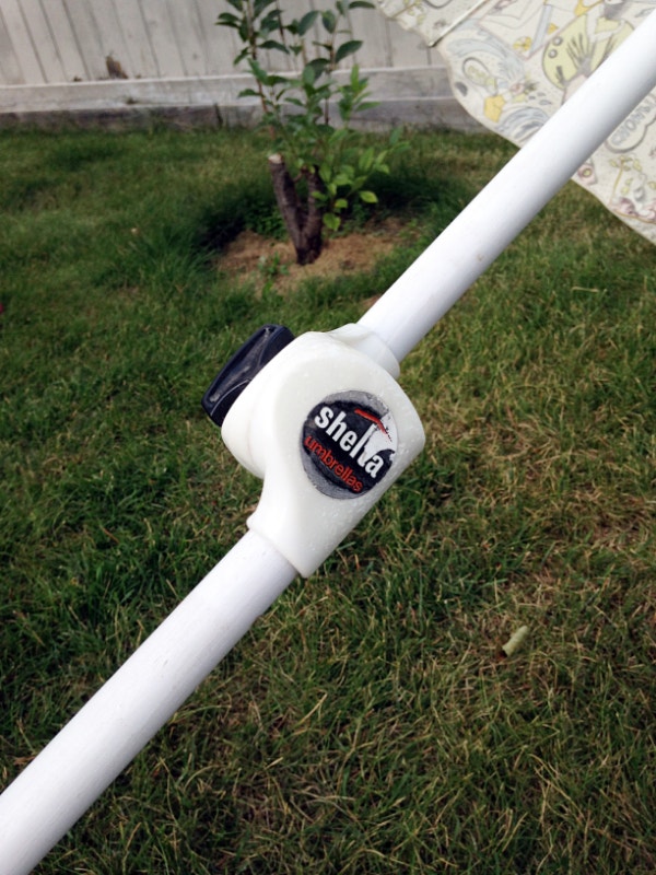 Vintage ‘Shelta’ Beach Umbrella strip 1970s) Arts