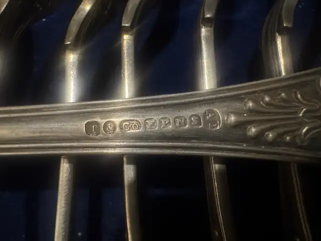 T & Co EPNS Cutlery Set in Kitchen & Dining Wares in City of Toronto - Image 6