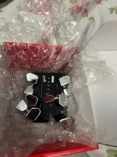 These were removed from a lefty 2017 high performance les Paul standard . The set up is complete and...
