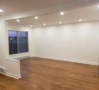 Duplex 2nd floor 5 1/2 fully renovated