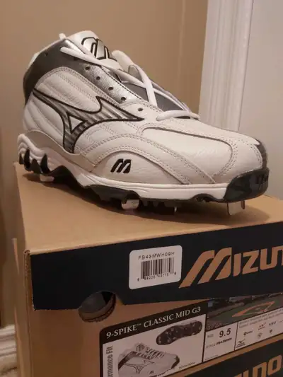 Mizuno 9 spike Classic Mid G3 size 9 baseball cleats/shoes , View more