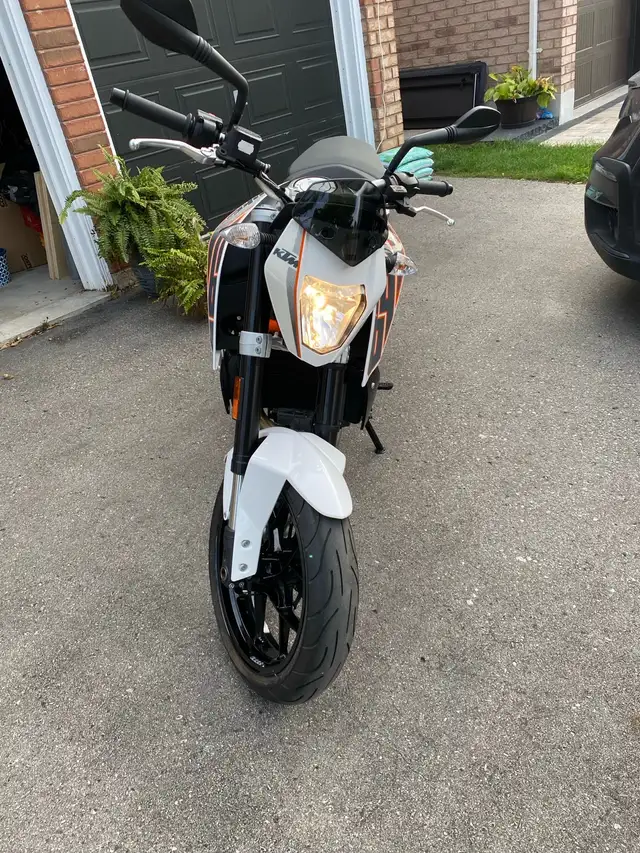2013 KTM Duke 690 in Street, Cruisers & Choppers in Oshawa / Durham Region - Image 3