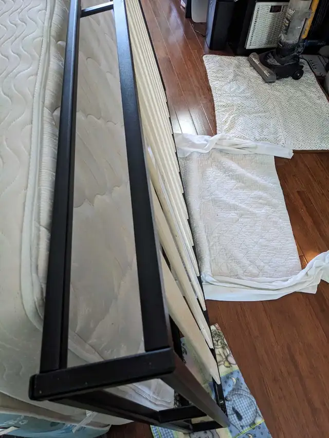 Zinus Joseph 6 inch Low Profile Metal Platform Bed Frame in Beds & Mattresses in Mississauga / Peel Region - Image 3