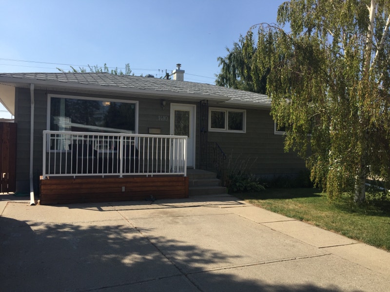 Beautiful 3 Bedroom main floor suite Long Term Rentals Lethbridge