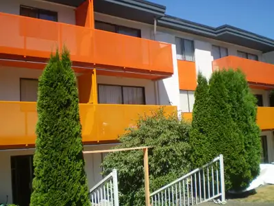 KITSILANO 1 BD, 1 BTH SUITE + PARKING INCLUDED FOR A YEAR
