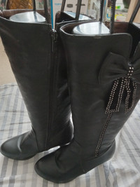 Ladies Winter Boot, size-7,  $5