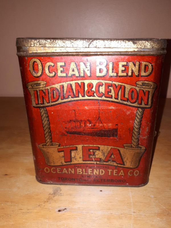 ANTIQUE OCEAN BLEND INDIAN CEYLON TEA TIN in Arts & Collectibles in Peterborough