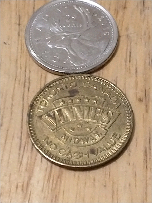 Toronto bar/restaurant/arcade Vinnie's gaming token in Arts & Collectibles in City of Toronto