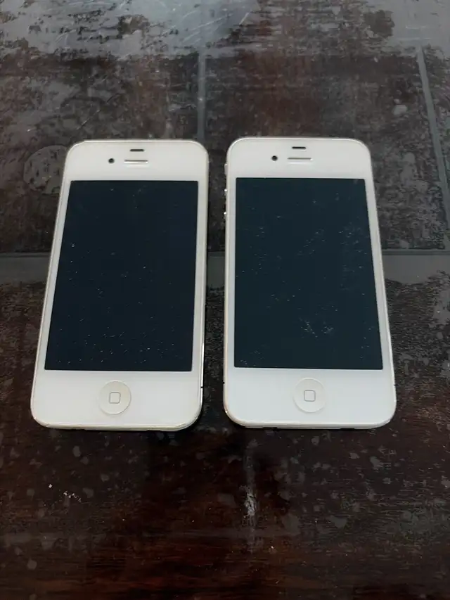 Apple iPhone 4 in Cell Phones in Burnaby/New Westminster - Image 3