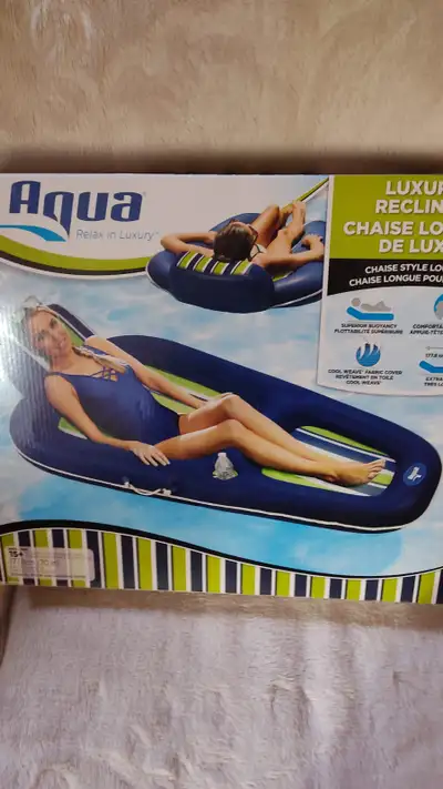 Chaise gonflable longue., View more