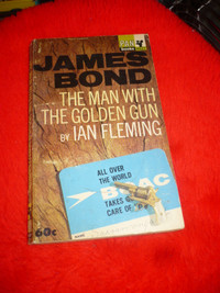 Lot no 7 Livres  vintages de James Bond