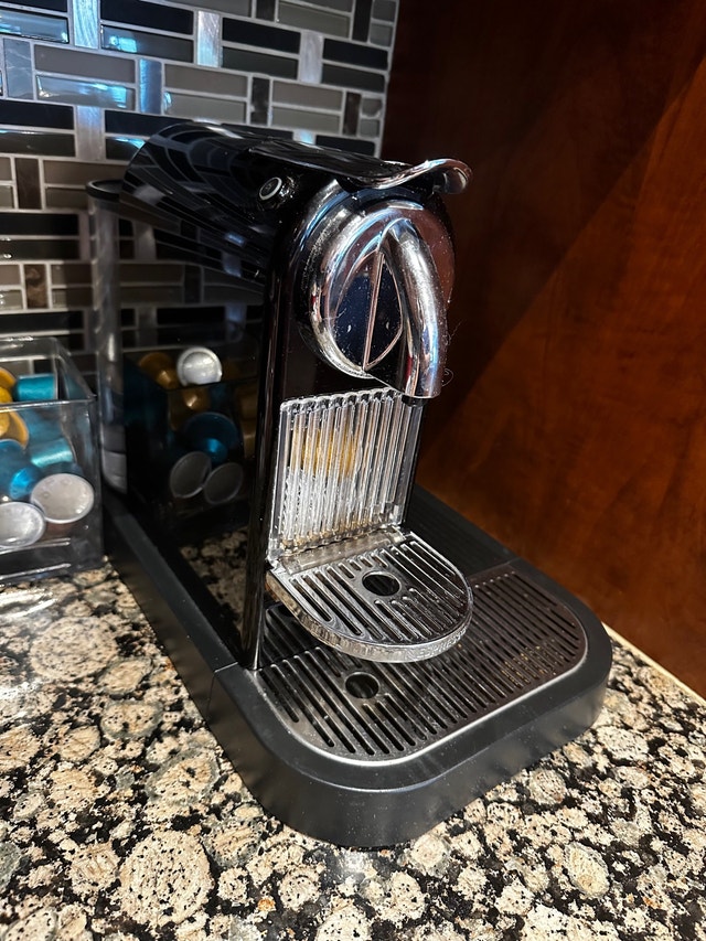 Nespresso coffee machine Machines à café Ville de Montréal Kijiji