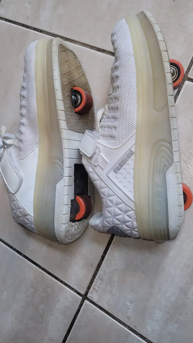Heely / Roller shoes504471754627491840