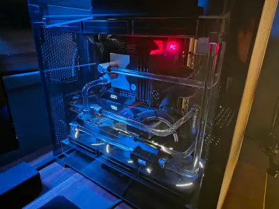 CUSTOM WATERCOOLED GAMING PC, View more