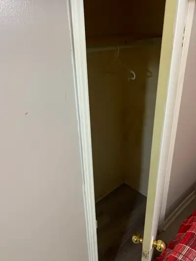 3 bedroom basement for rent Mississauga (Mavis & Eglinton) - $2000.00 including utilities - Close to...