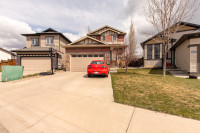JUST LISTED + OPEN HOUSE | 431 Mary Cameron Cres N