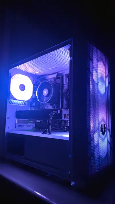 Custom All-White Gaming PC Setup – Matching RGB Keyboard & Mouse, View more