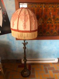 Lampe de plancher antique