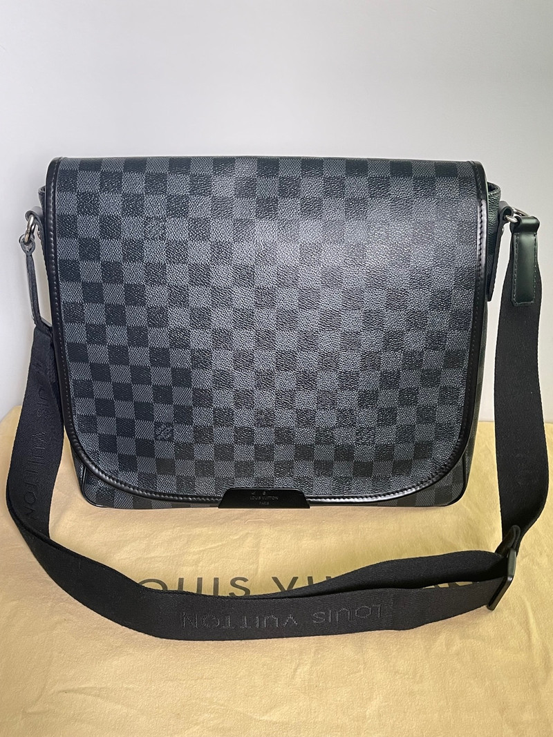 Authentic Louis Vuitton Daniel mm shoulder messenger bag | Men's ...