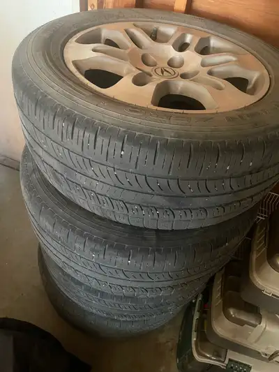 OEM Acura MDX 18’’ alloy rims with winter Pirelli Scorpion Zero tires (255/55R18). About 40% thread...