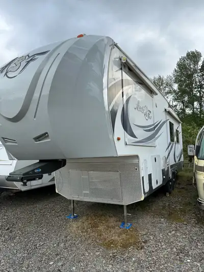 I think I am offering an incredible bargain as I want it sold quickly , please come see my Rv . No w...