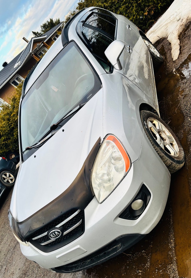 Kia Rondo EX 2008