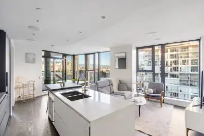 Luxury 2B2B Waterfront Condo at TESORO (False Creek / Olympic Village) – Assignment / Lease Takeover...
