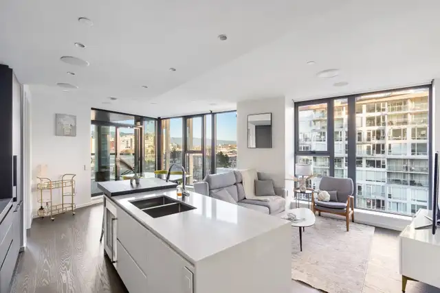 2B2B Waterfront Condo at False Creek / Olympic Village in Long Term Rentals in Vancouver - Image 2